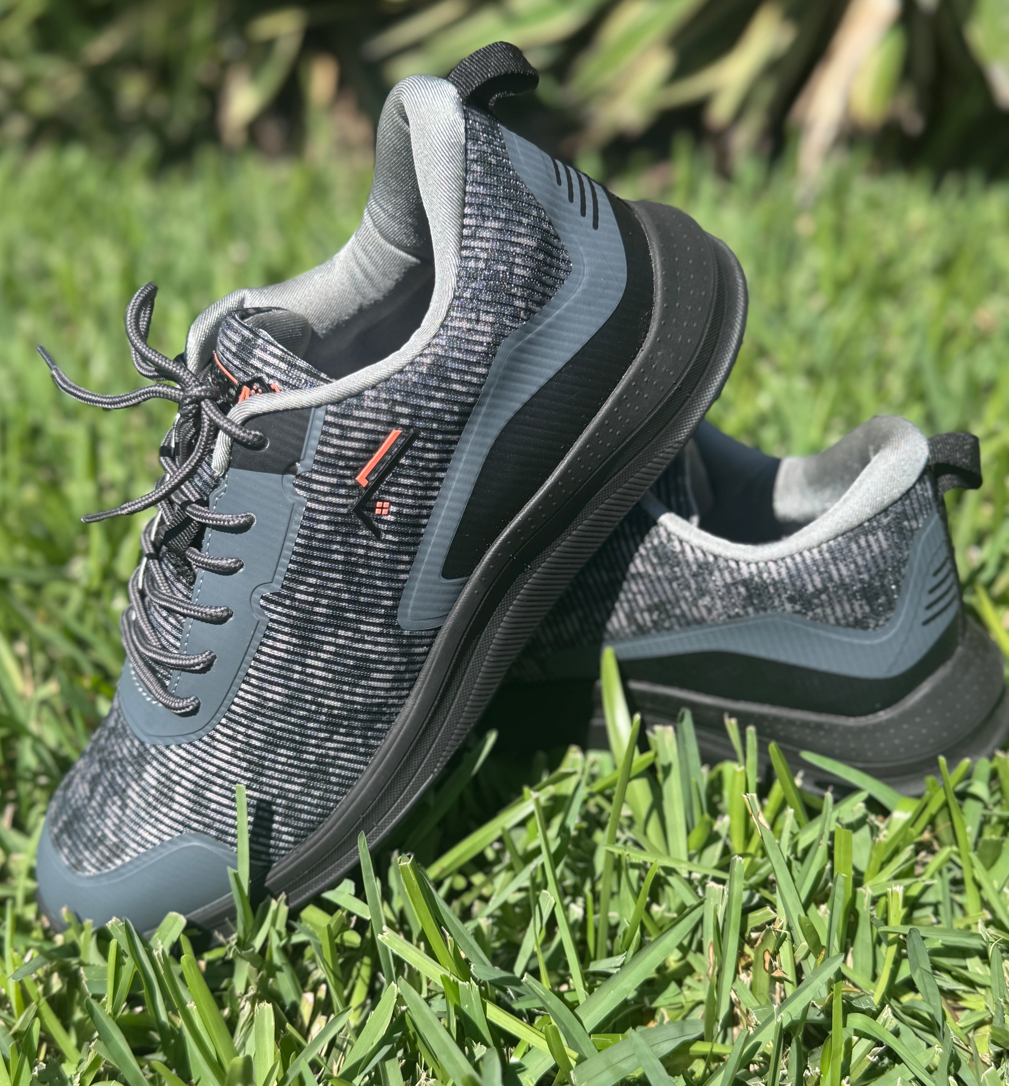 TreadMe Roofing Sneaker + Roofing Pad Bundle